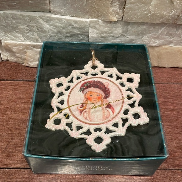 Trisha Romance 2005 ornament Porcelain Snowflake - Picture 1 of 5
